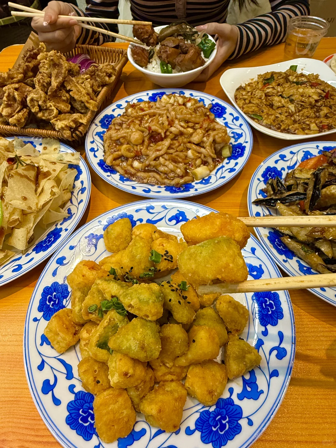 个人认为来济南，逛完趵突泉一定要来炒鸡店！