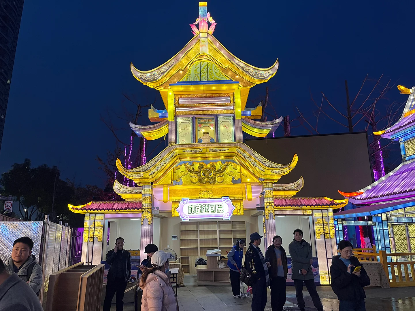 冬季夜游商铺案例与商业分析