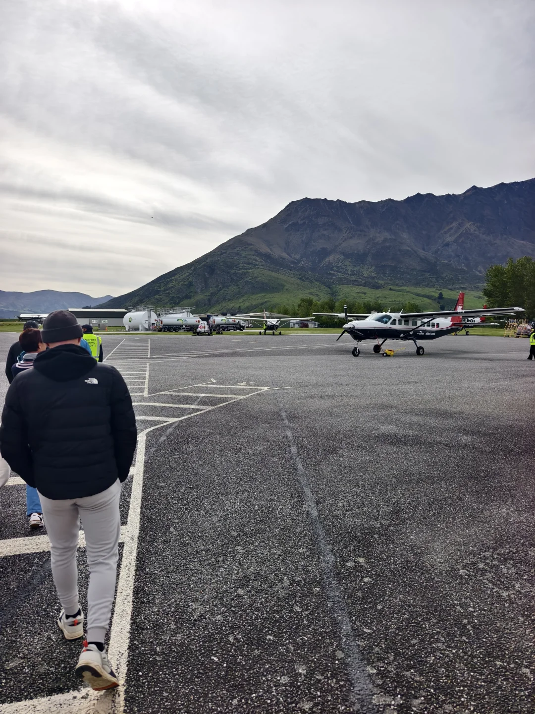 米尔福德峡湾出行之选择飞机值回票价