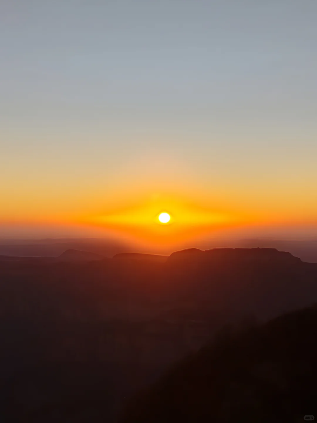 一人夜爬古武当山！29.9门票含电瓶车太