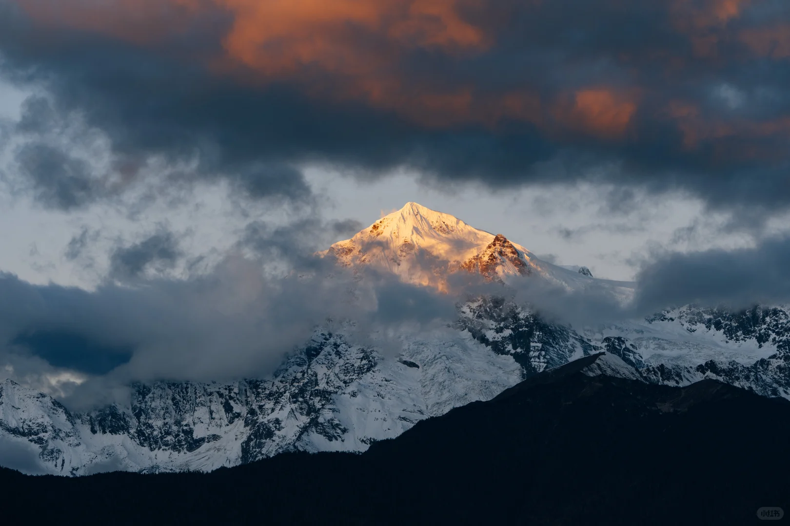 11.12的梅里日照金山