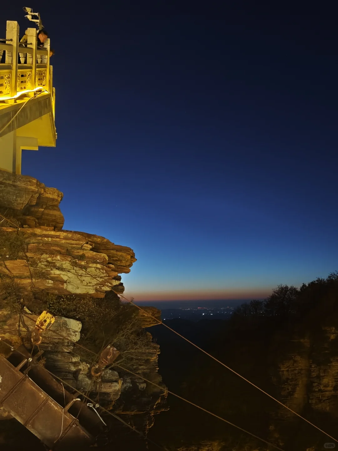 一人夜爬古武当山！29.9门票含电瓶车太