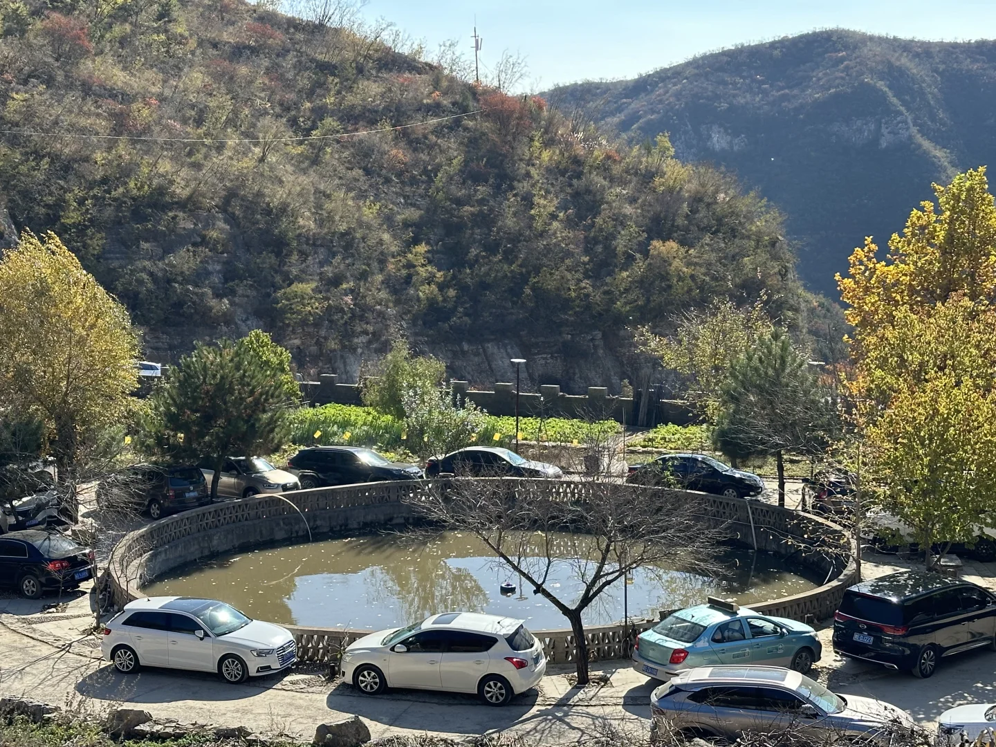 武安三门扇堵成一条线