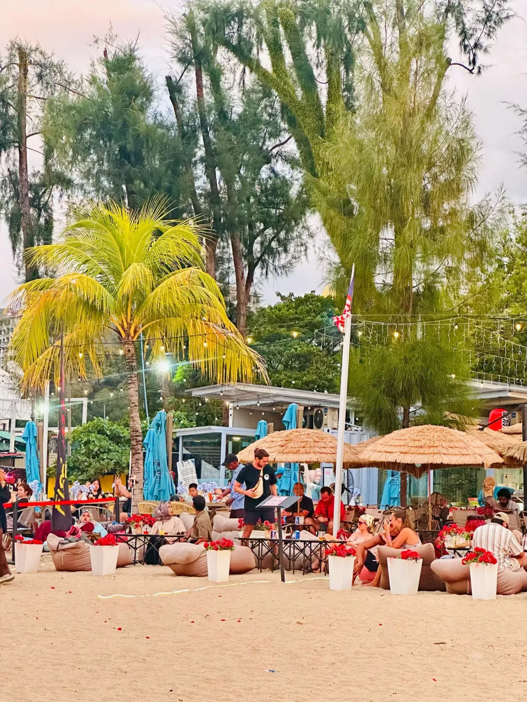 去玩降落伞啦🪂