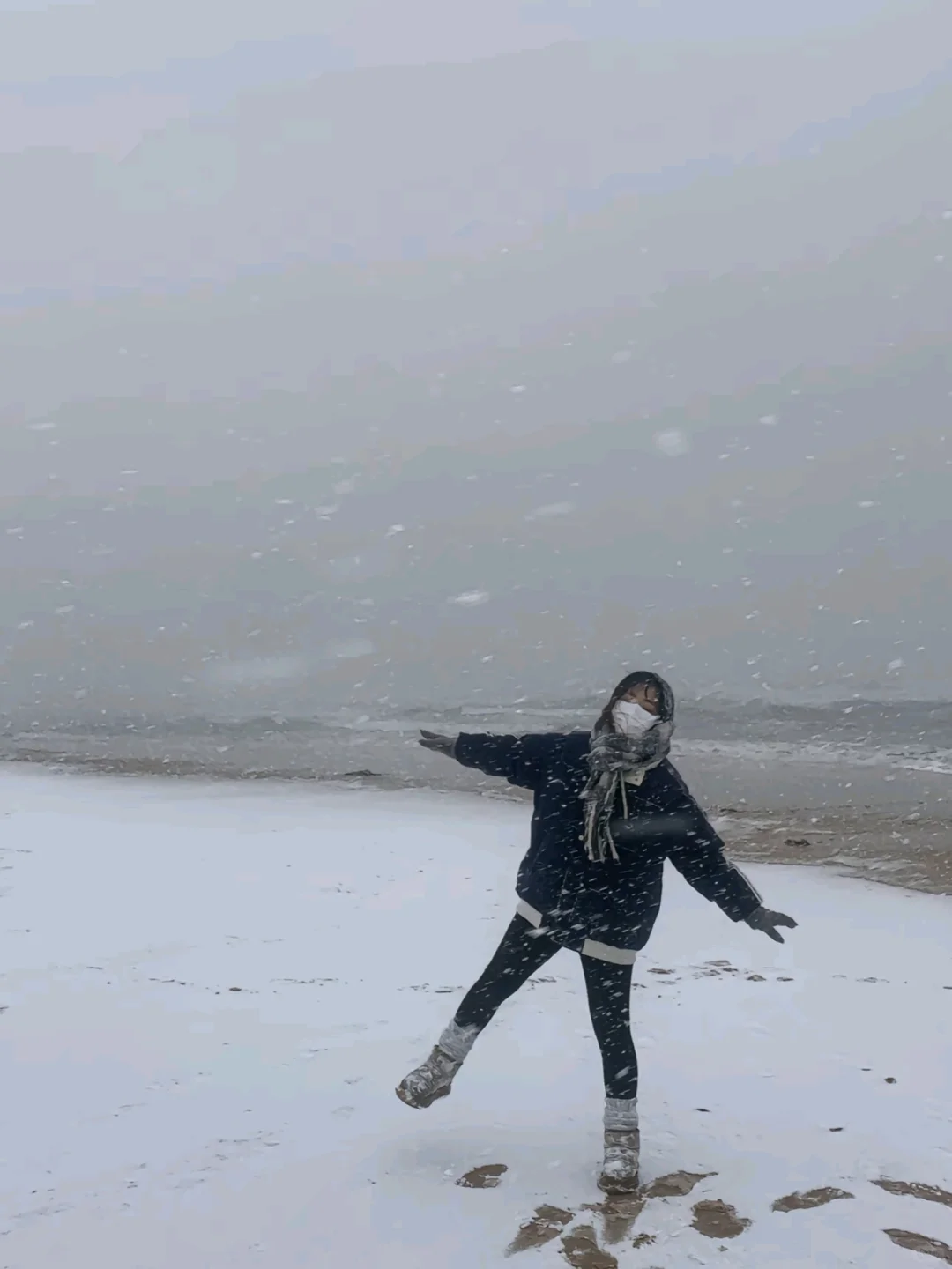 别着急，威海下雪挨个踢你们！此贴为证！