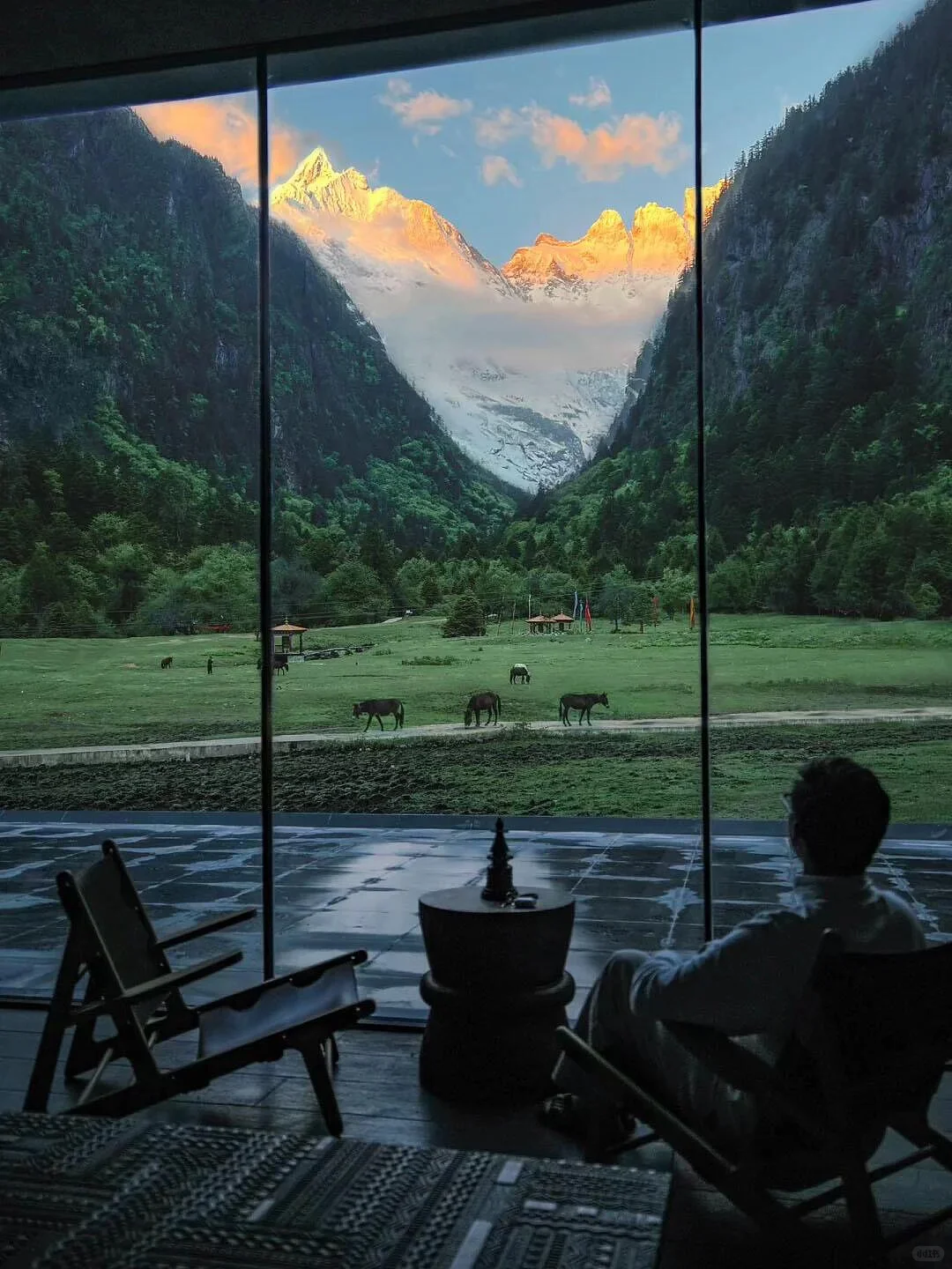 9-11月淡季梅里住雪山酒店，后劲比失恋还大