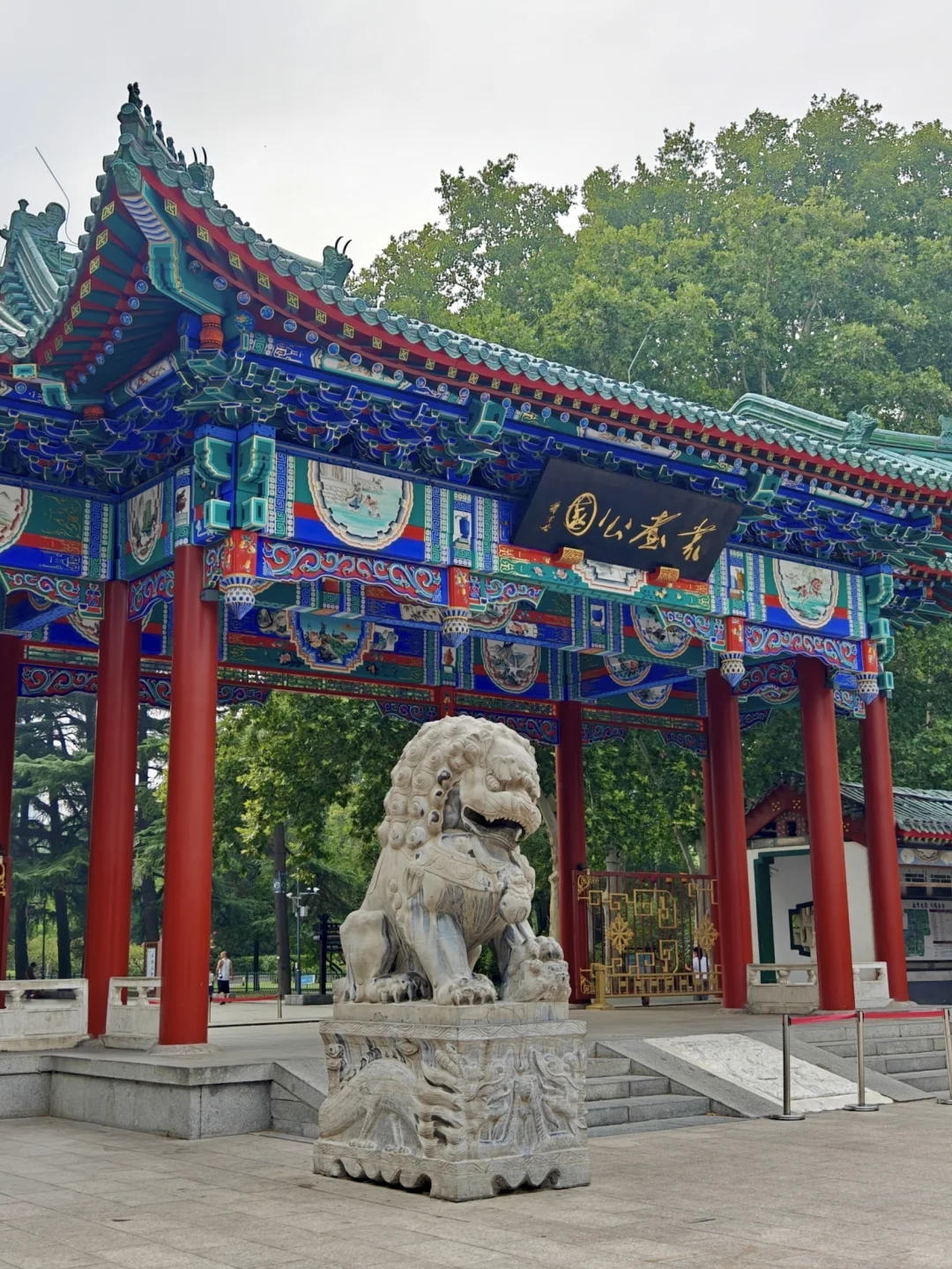 丛台公园的门楼原来如此之美。