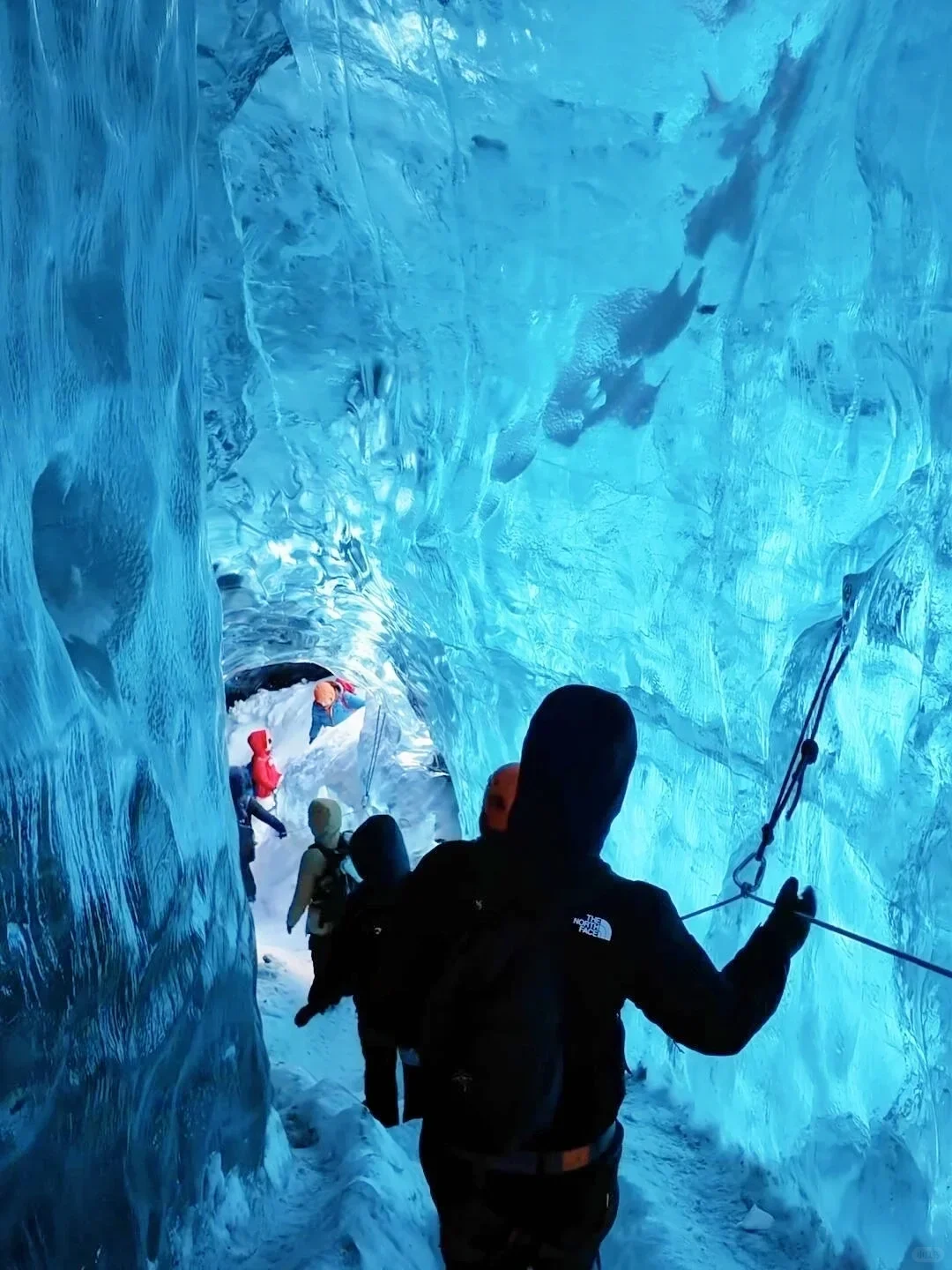 冰岛4日丨把冰川、瀑布、黑沙滩全装进行程