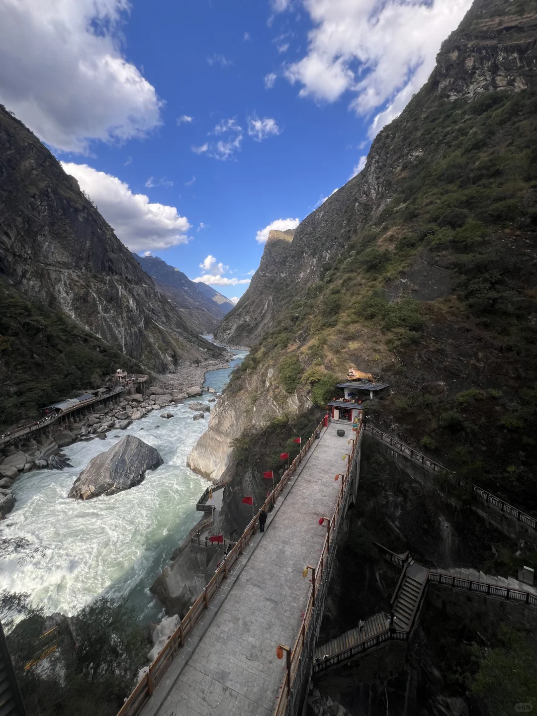 亲测！虎跳峡这样玩！3小时懒人攻略