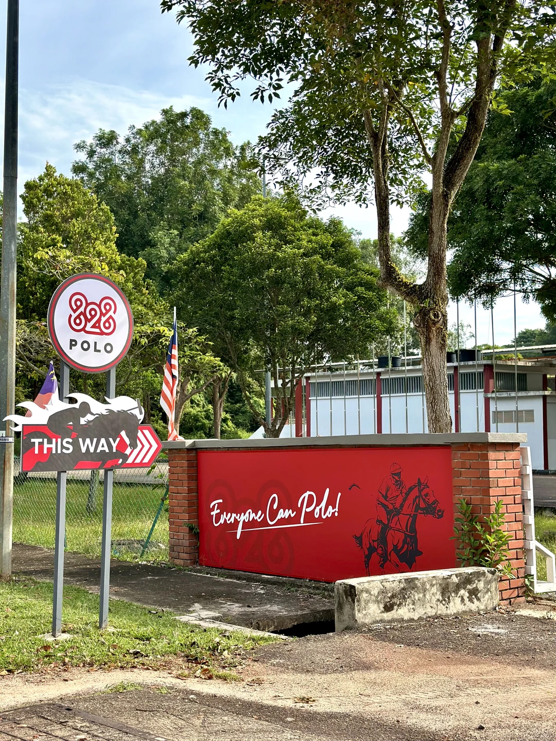 不是国外！是在马六甲新开的马场！！