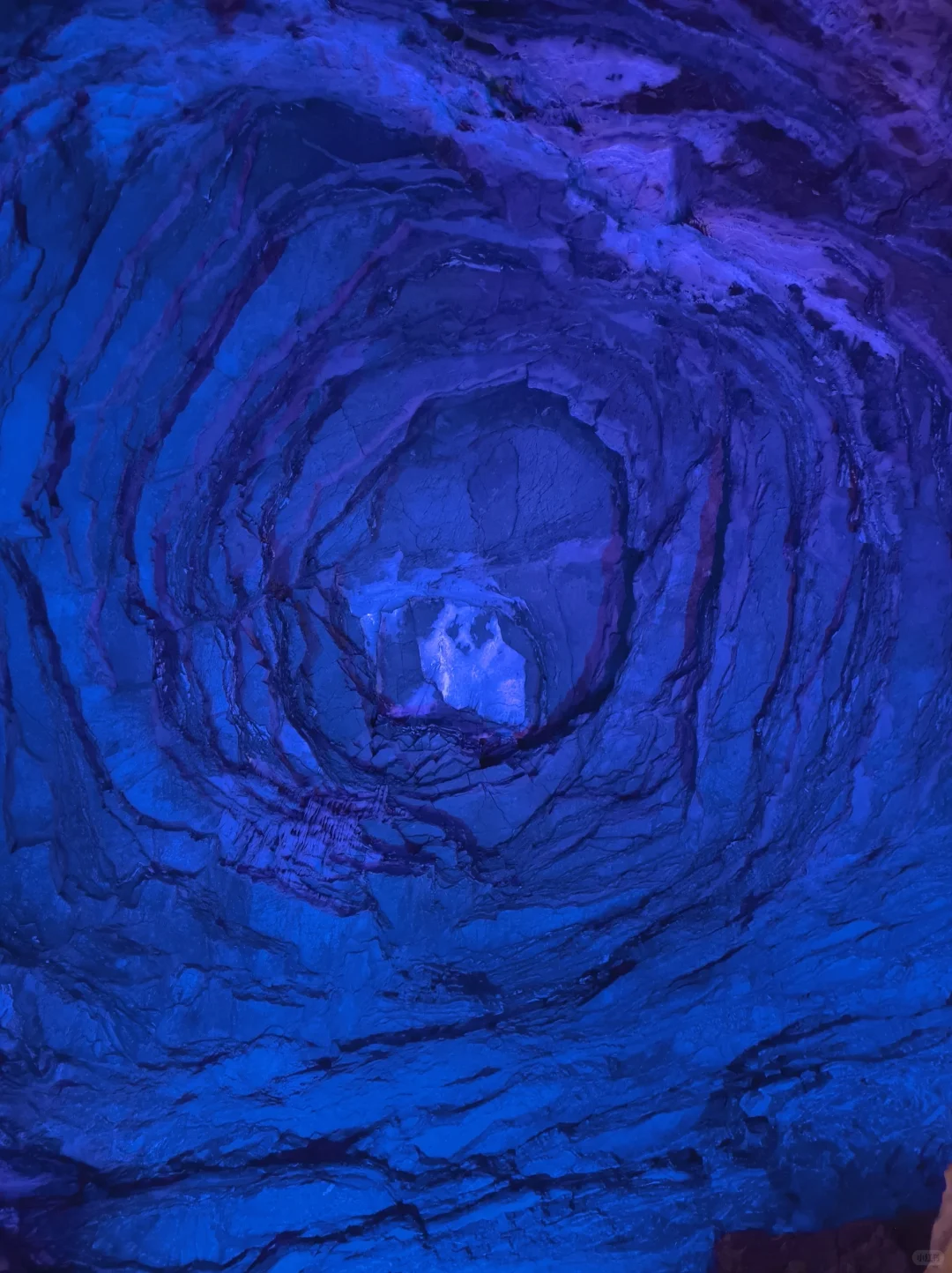 哇塞！宜春这个洞穴太好玩了吧！！