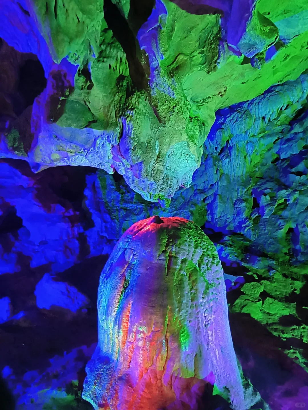 哇塞！宜春这个洞穴太好玩了吧！！