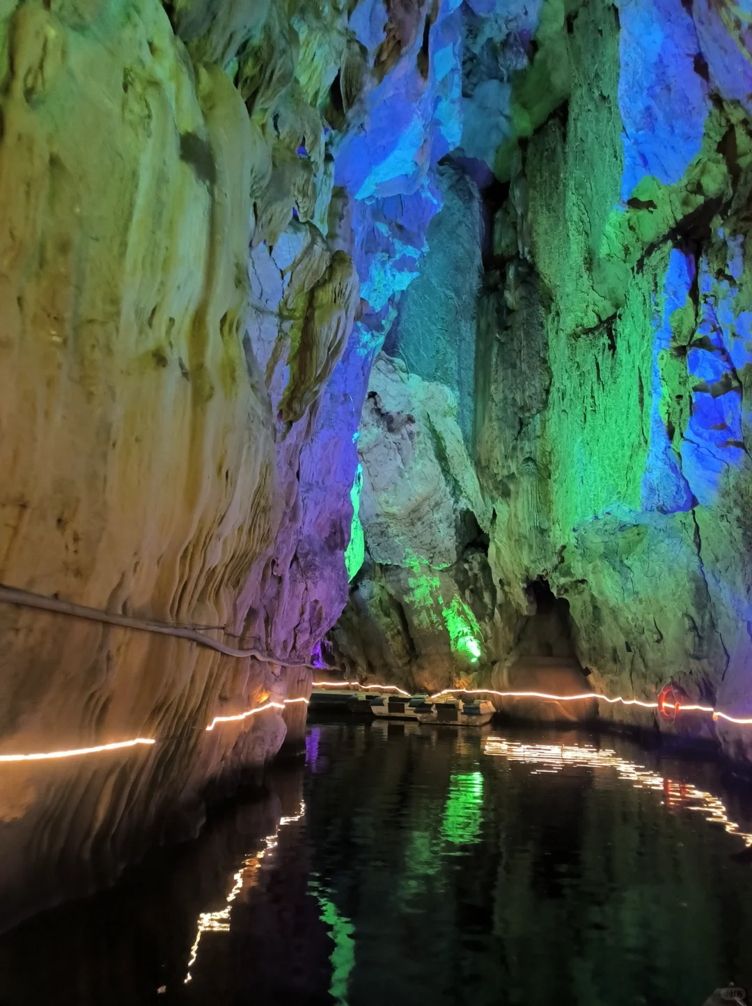 哇塞！宜春这个洞穴太好玩了吧！！