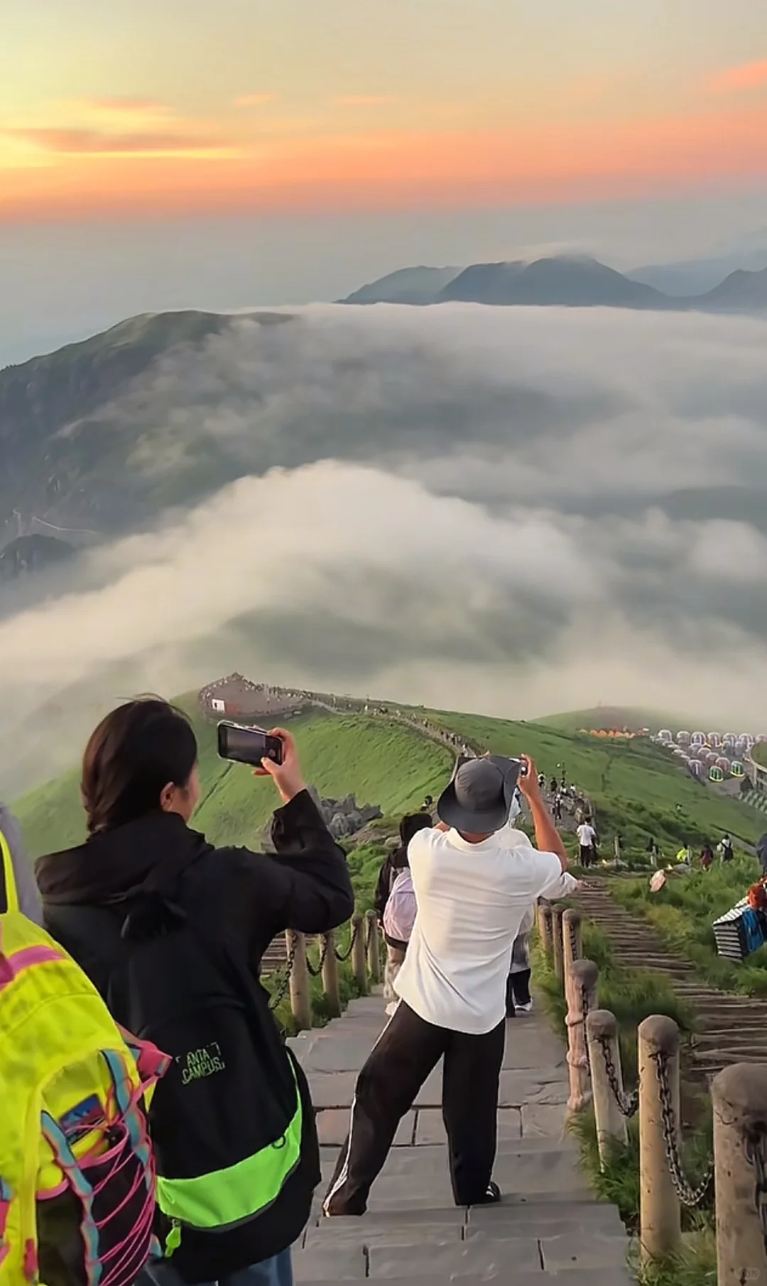 大学生特种兵武功山