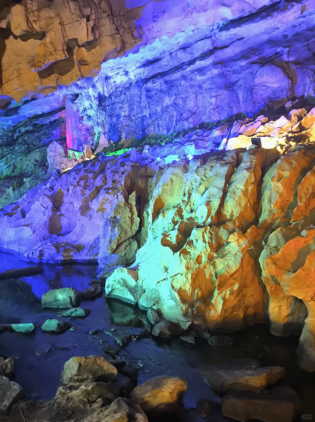 哇塞！宜春这个洞穴太好玩了吧！！