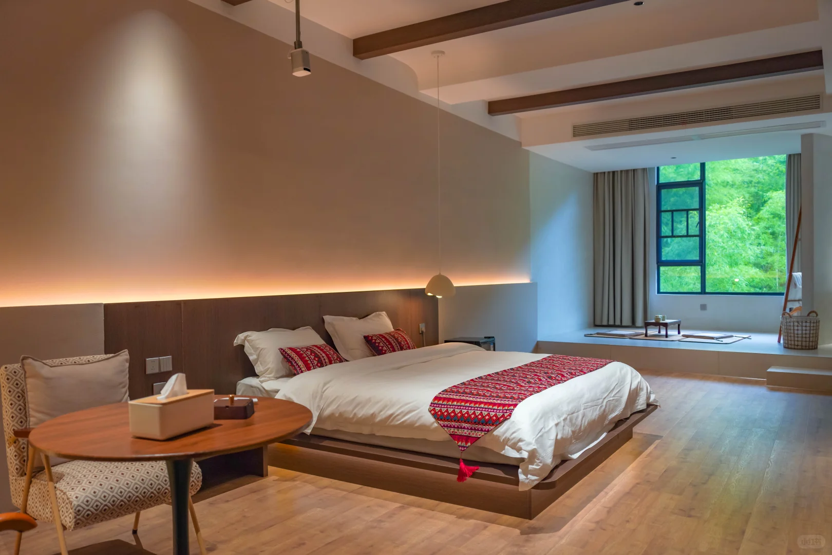 山河作伴，解锁景区N种打卡姿势