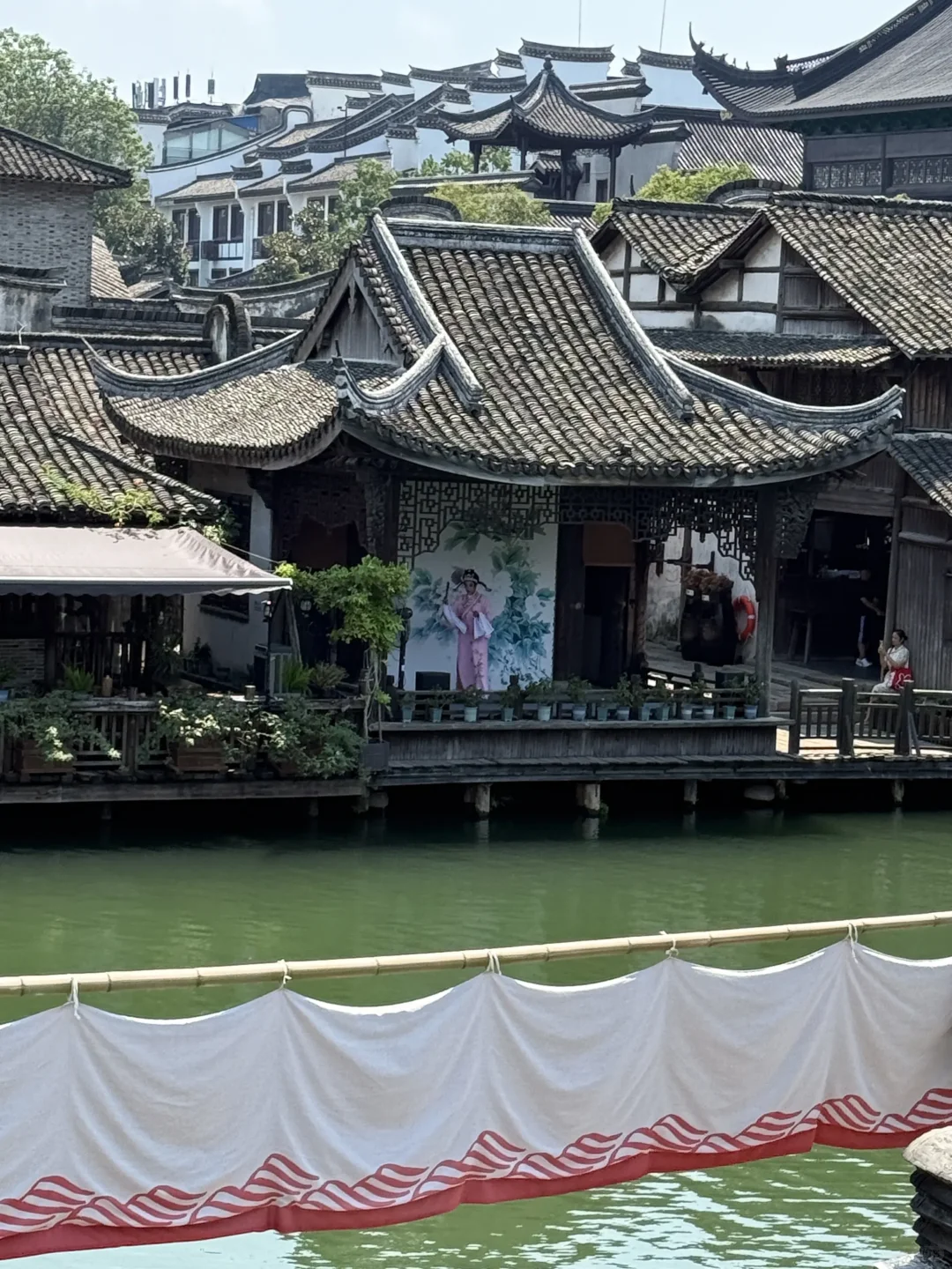 乌镇景区内!双人吃住玩船票门票555全包