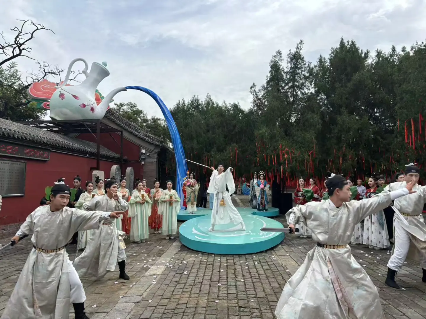 这哪是逛景区，明明是在演古装剧！