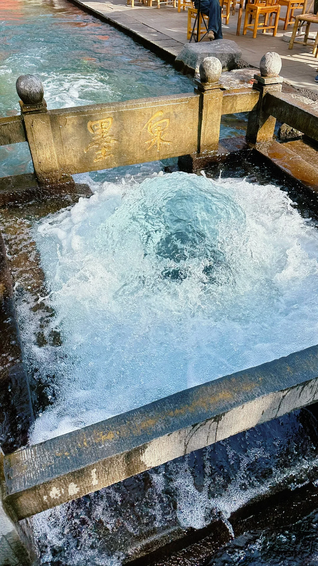 Live图的意义，济南泉水太有生命力了‼️