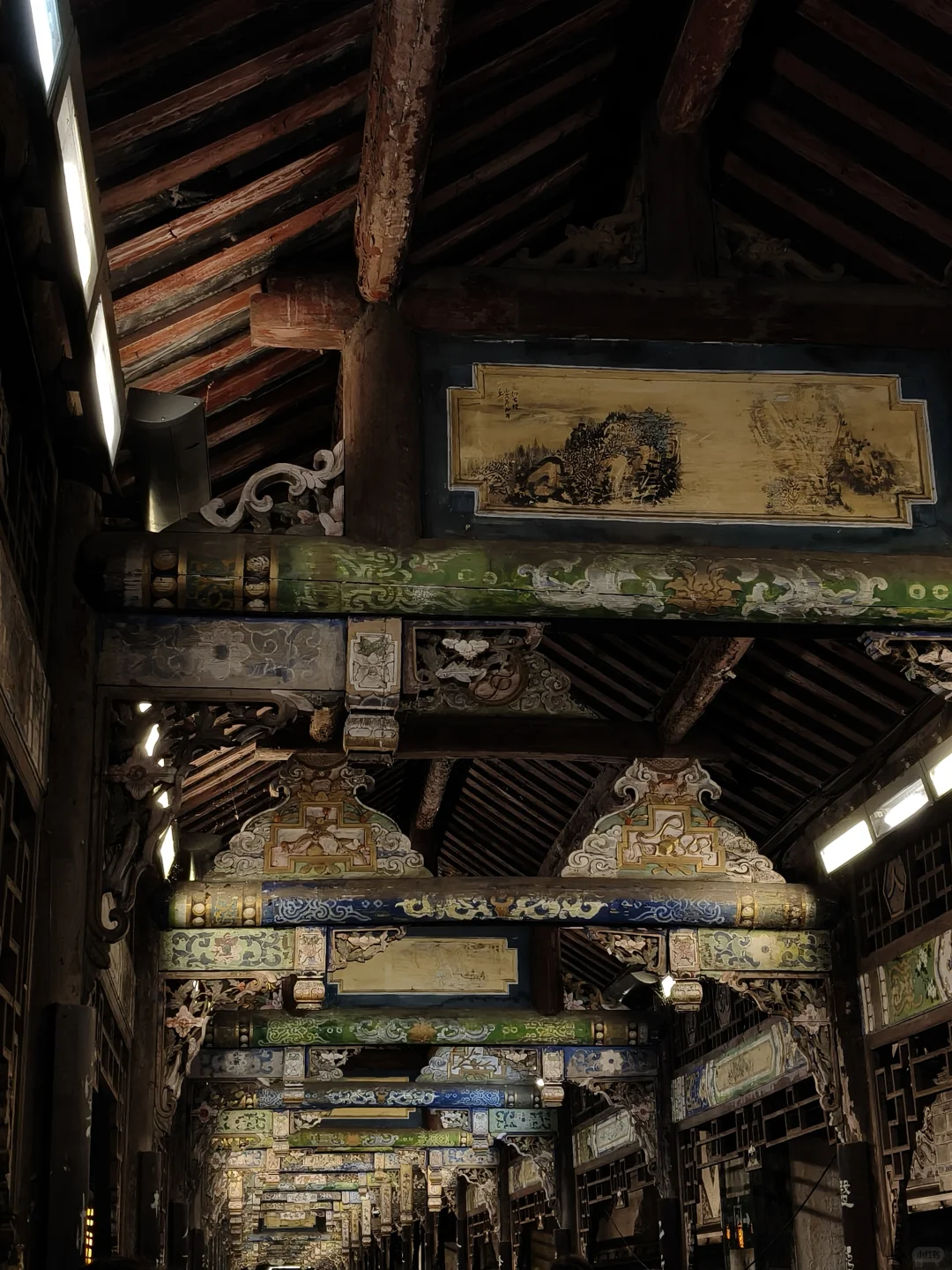 都江堰“蓝眼泪”