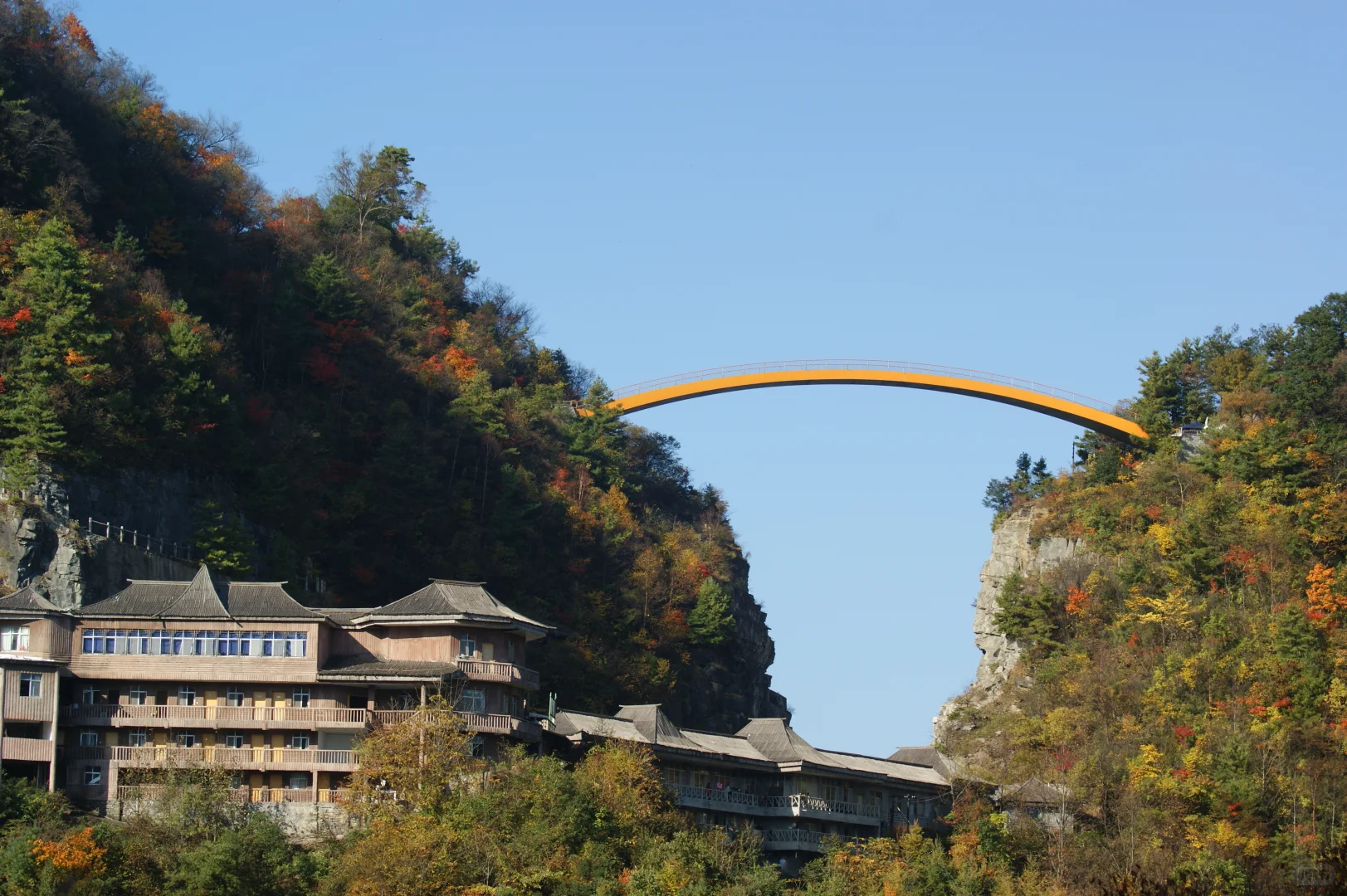 天燕景区丨闯入2400米高空冰雪秘境野人传说