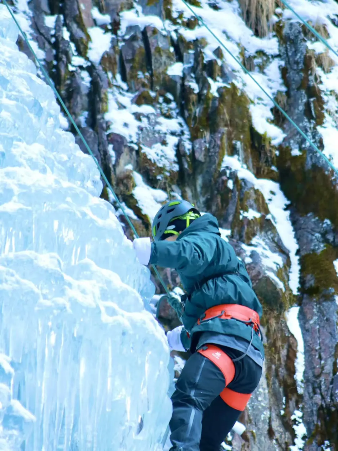 冬天不爬雪山就来攀冰！1天就够，新手狂喜