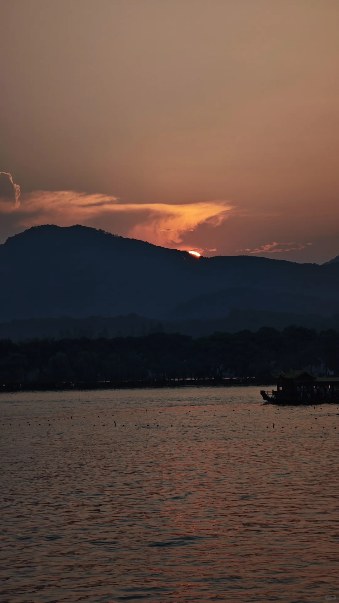 到底是谁把西湖评的5A景区！！！