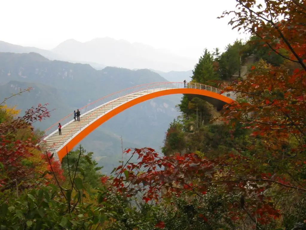 天燕景区丨闯入2400米高空冰雪秘境野人传说