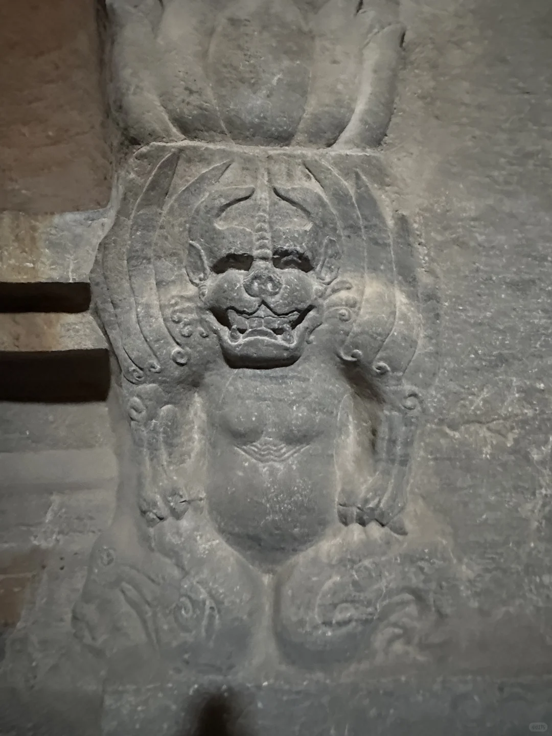 响堂山北窟随影