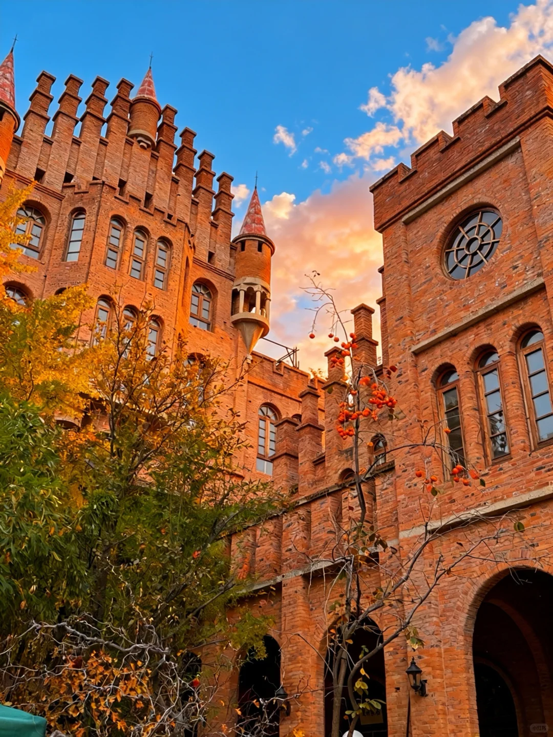 藏不住了!这座‘’魔幻‘’城堡 随手拍大片📷