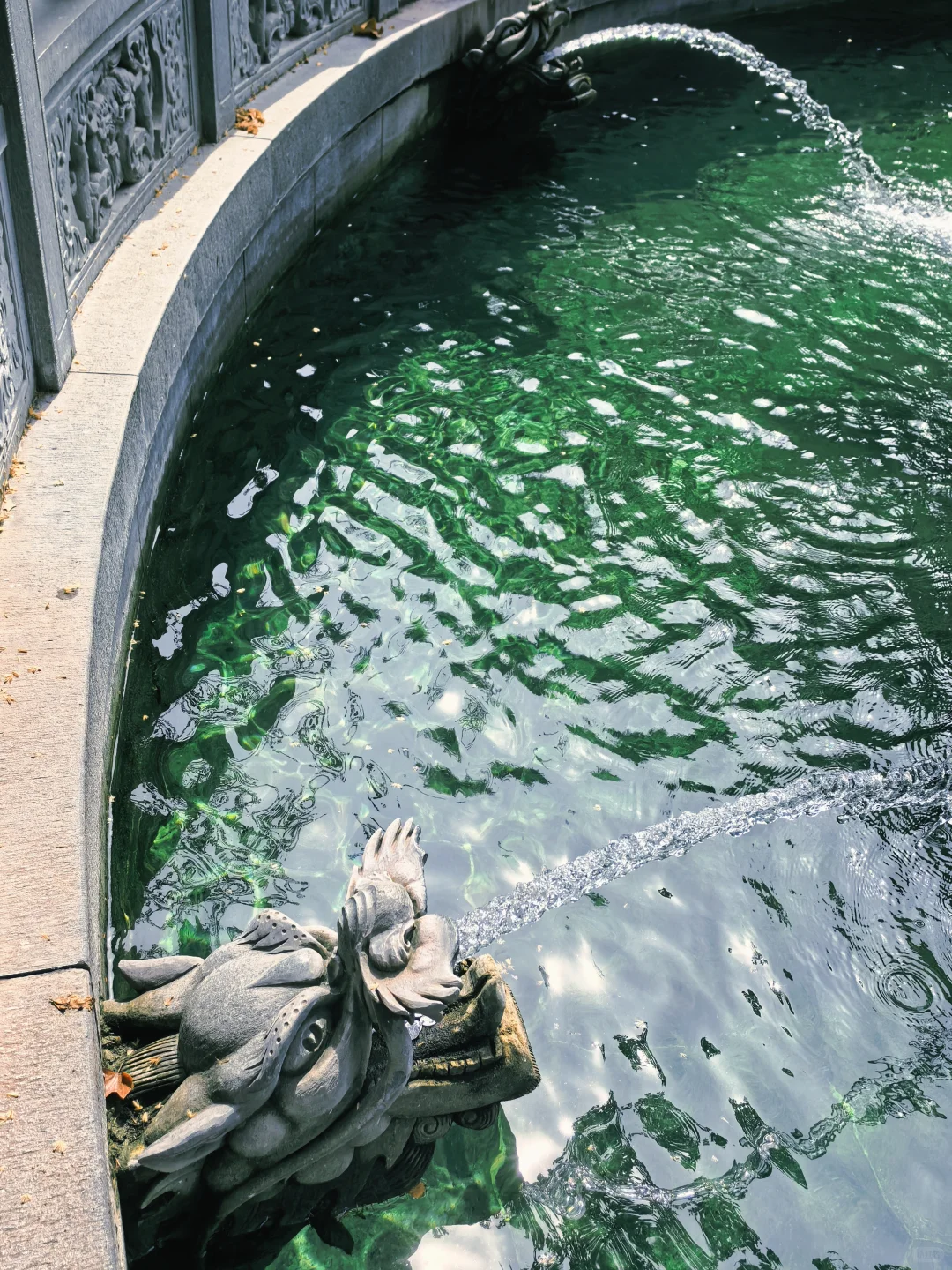 老舍笔下的济南趵突泉