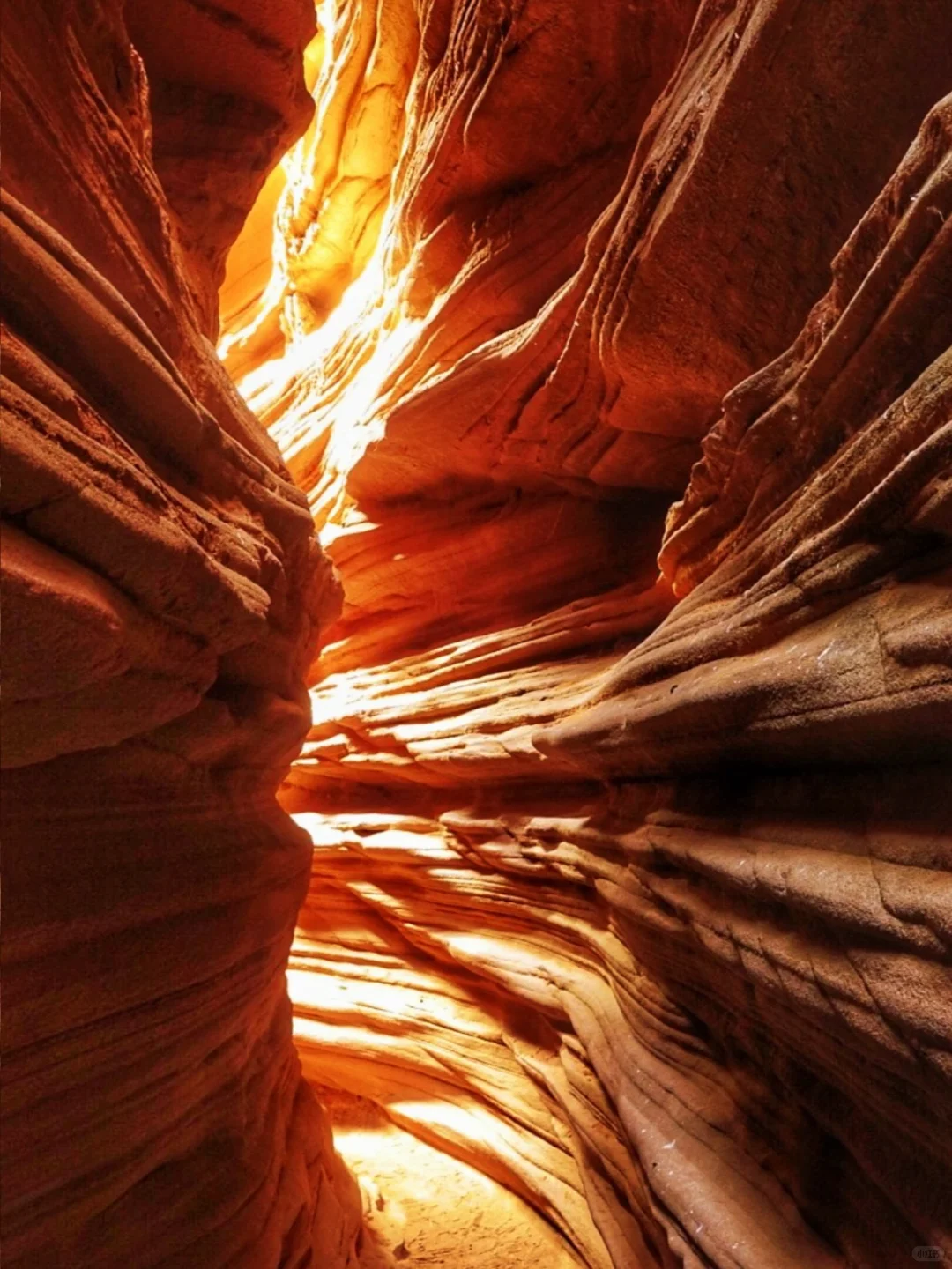 陕西榆林靖边波浪谷·统万城遗址龙城大峡谷