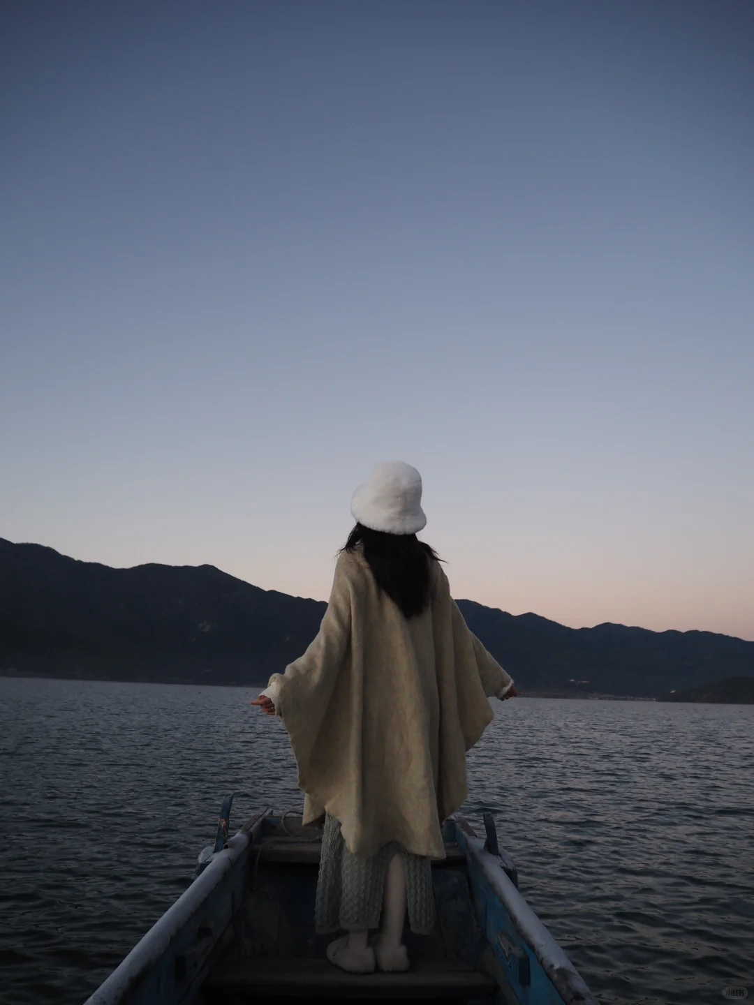 泸沽湖｜看晨雾🌁我拍了湖光映水色