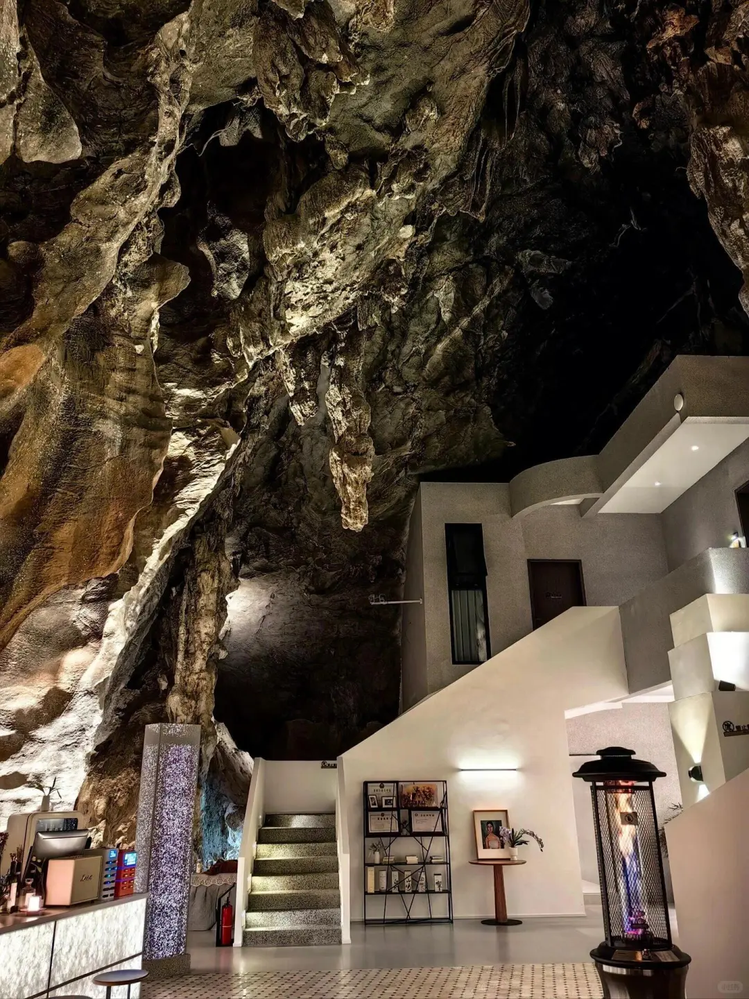 为了这洞穴酒店也要来一趟贵州啊!太震撼了