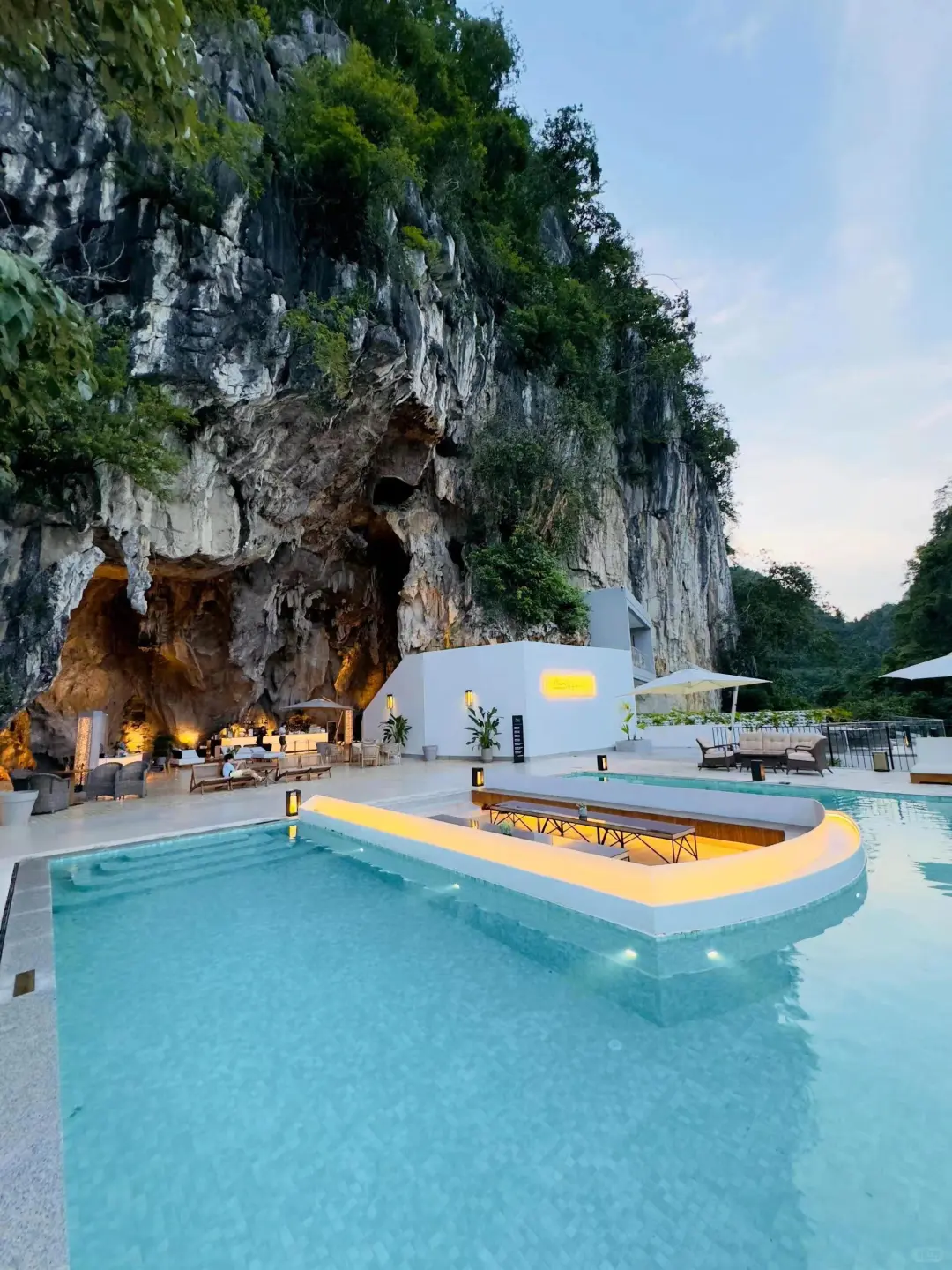 为了这洞穴酒店也要来一趟贵州啊!太震撼了
