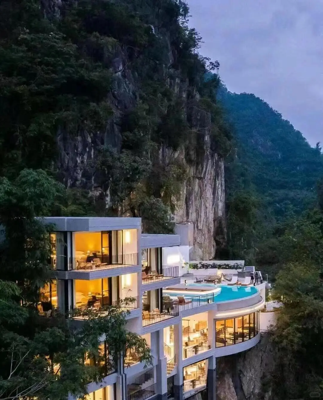 为了这洞穴酒店也要来一趟贵州啊!太震撼了