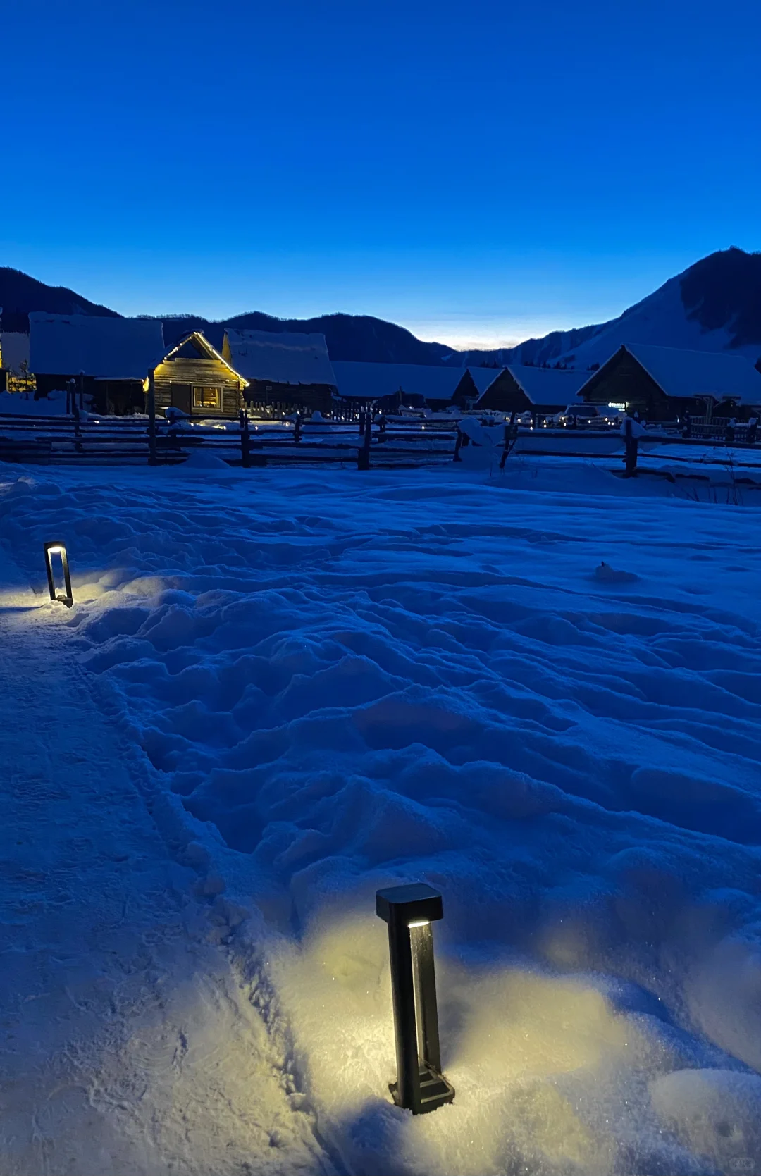 用live图打开蓝调时刻的阿勒泰