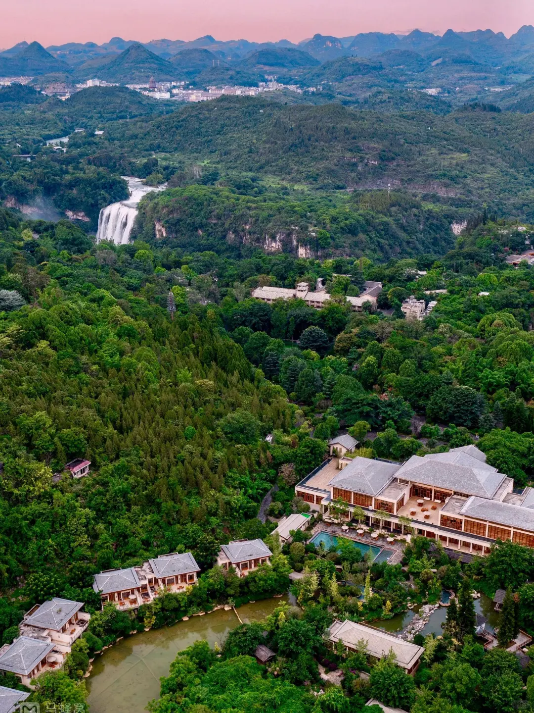 为了这洞穴酒店也要来一趟贵州啊!太震撼了