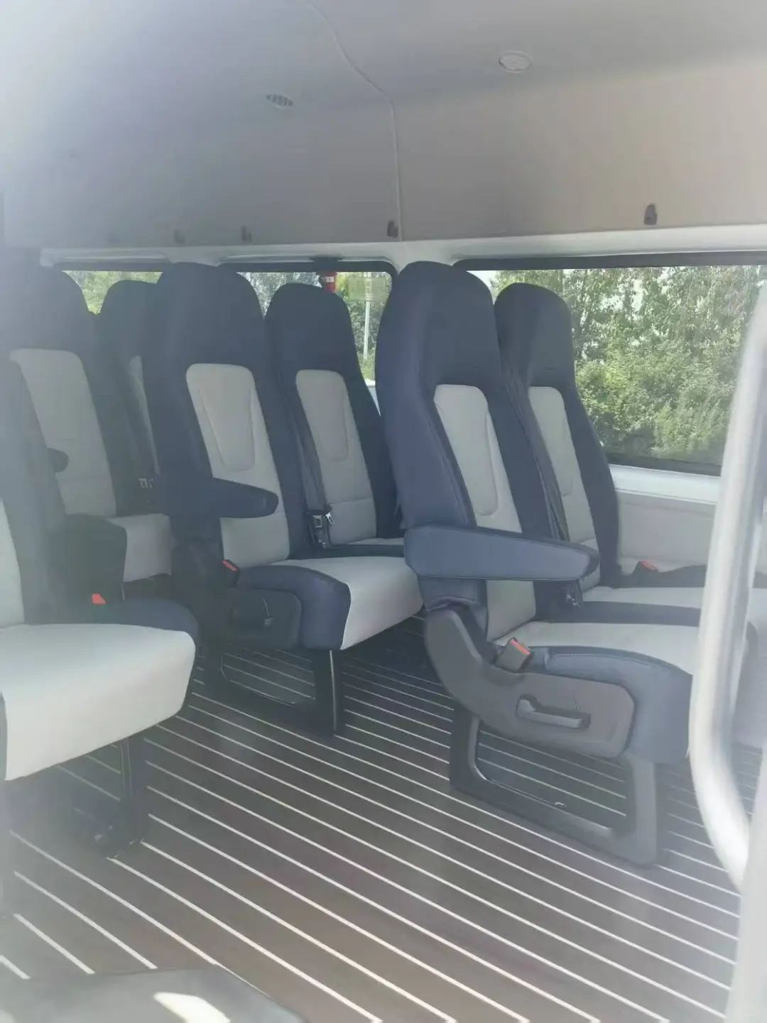 哈尔滨中巴旅游包车