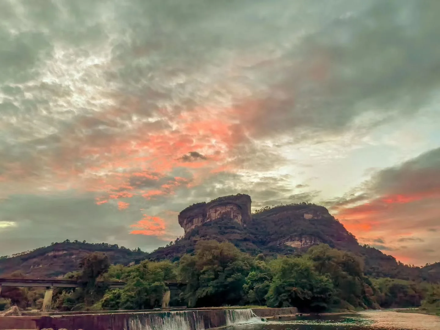武夷山现在人少景美，景区门票全免！！！
