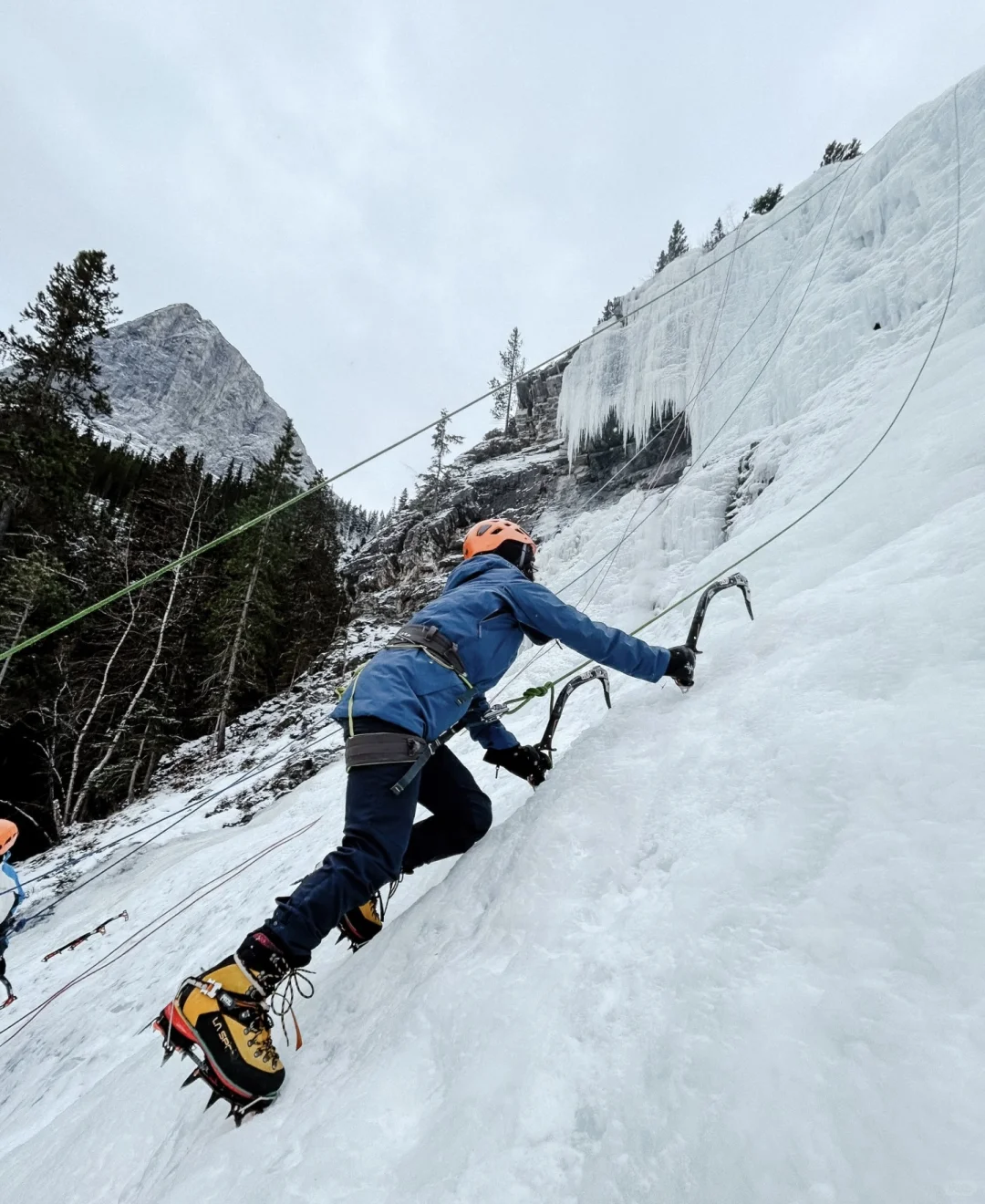 班夫攀冰全攻略班夫旅游攻略班夫包车游攻略