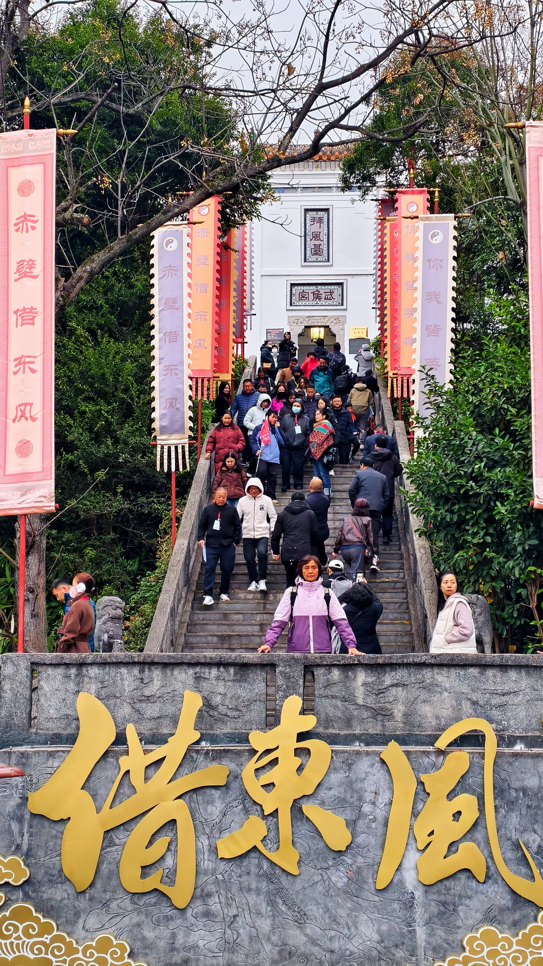 2025湖北旅游新攻略!“赤黄红”潮天下,这