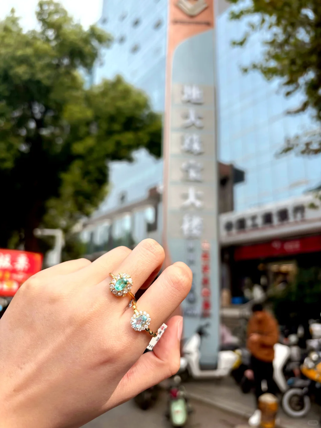 来湖北怎么能不来地大珠宝呢