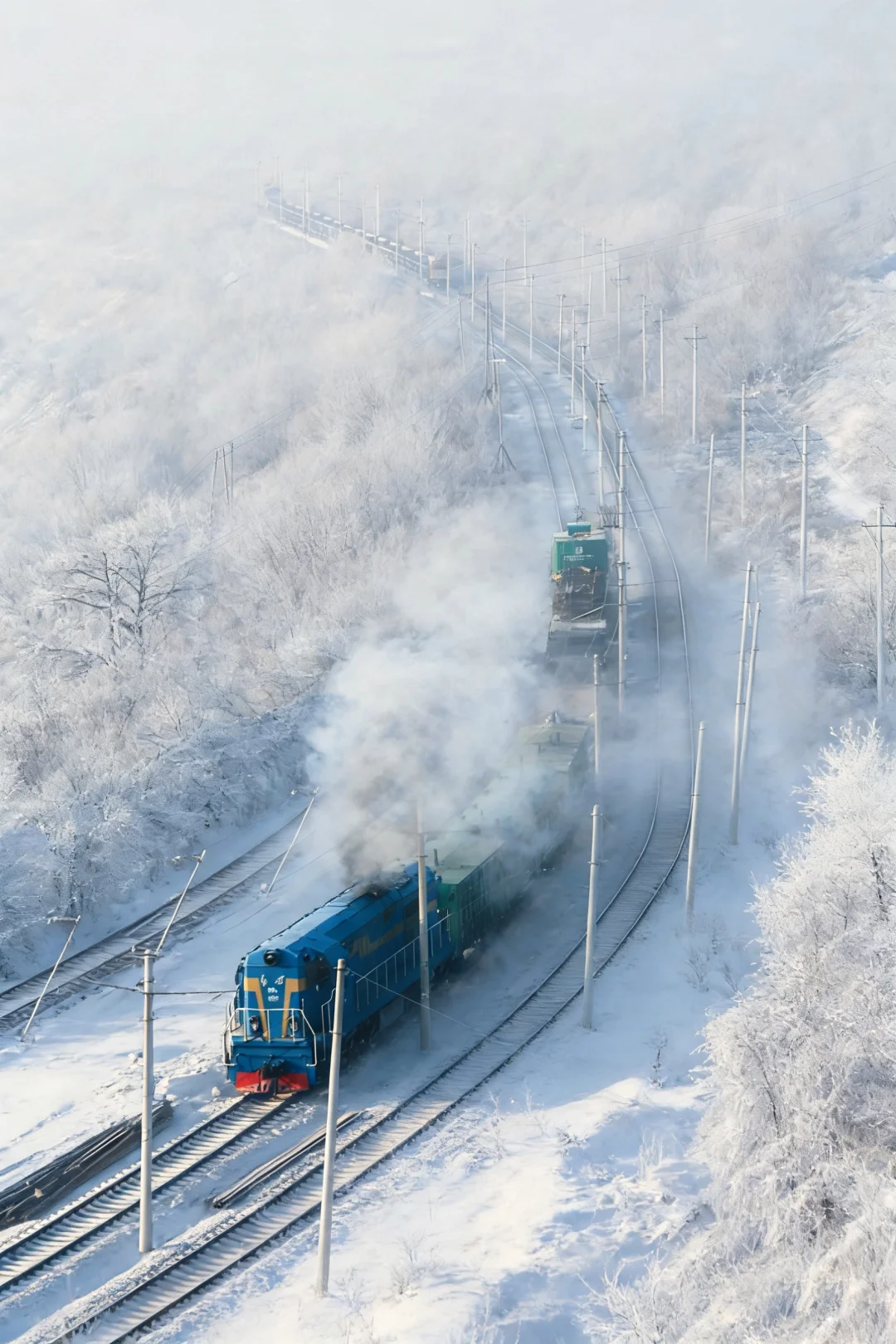 抚顺西露天煤矿、全球独有雪景景色。