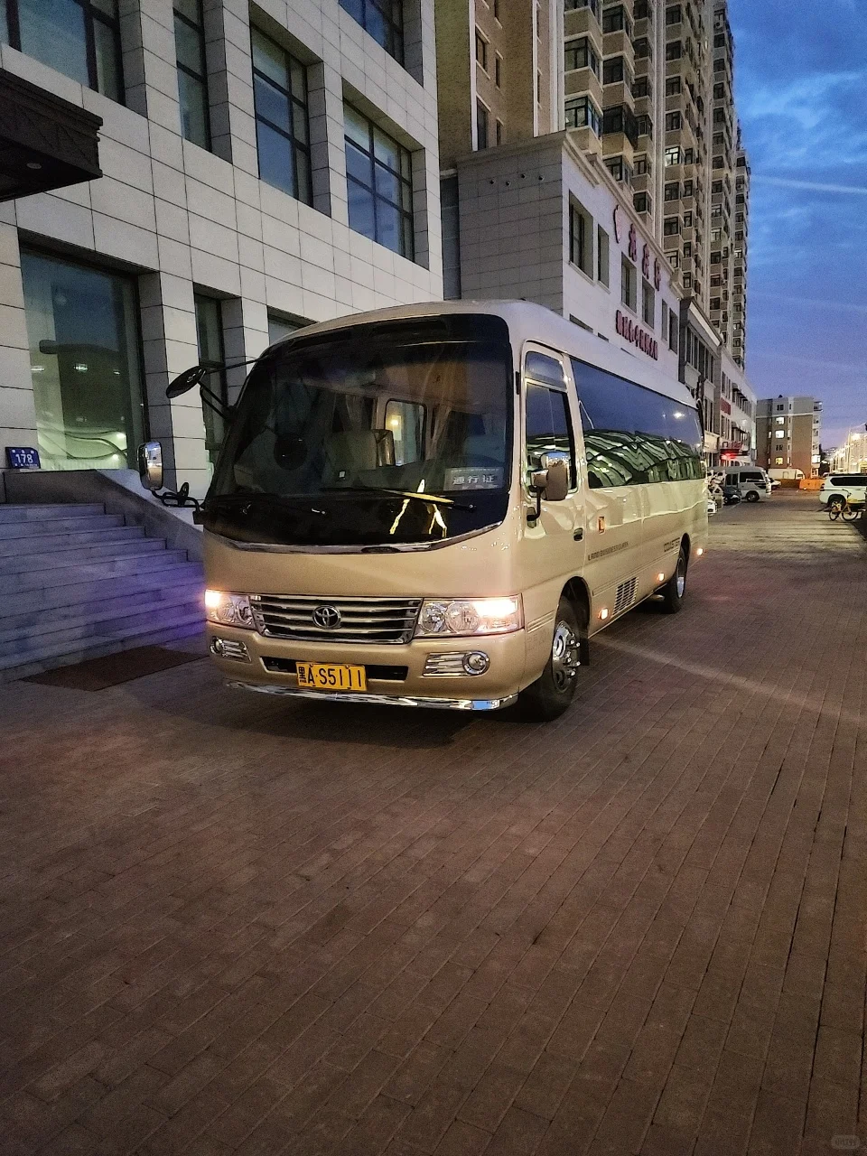 哈尔滨中巴旅游包车