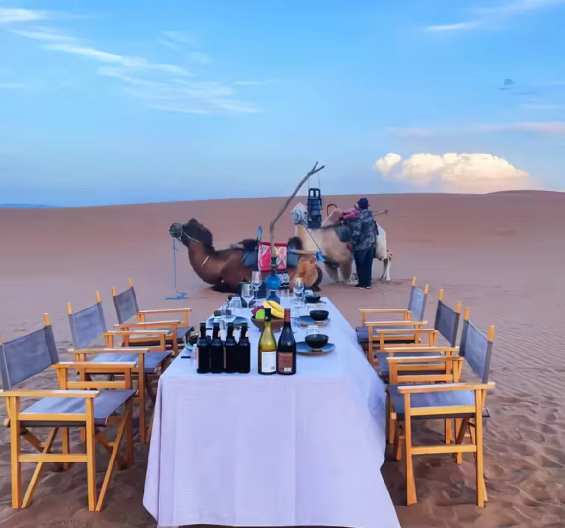 敦煌必玩!骑骆驼登鸣沙山看日落万人合唱太