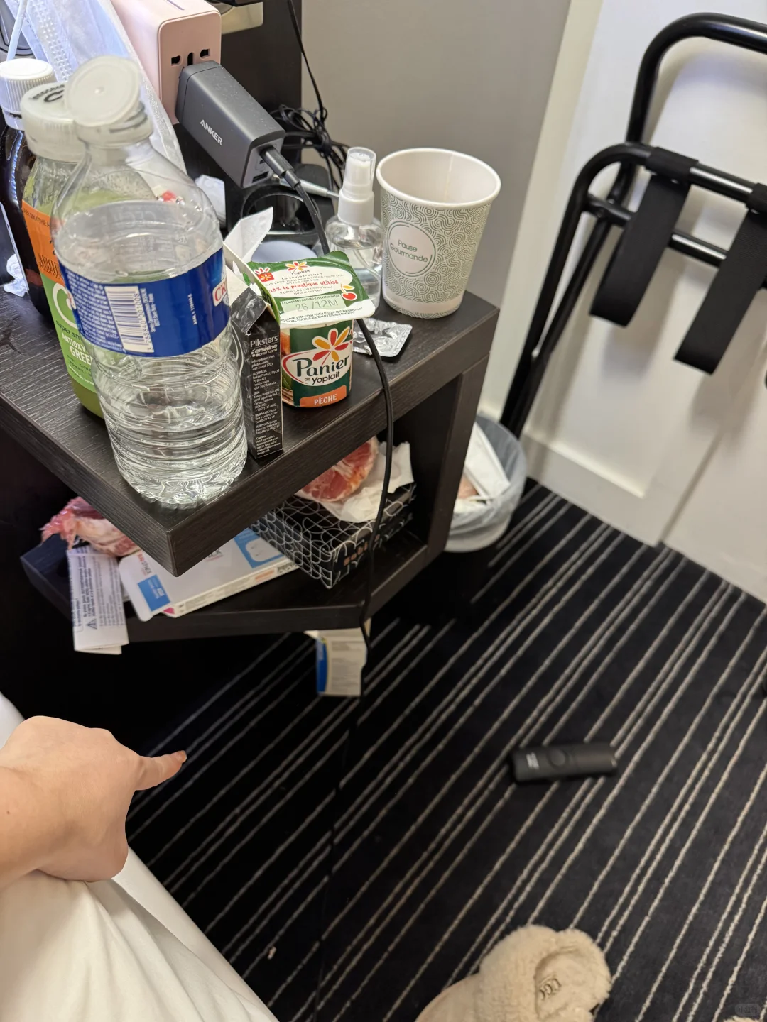 在法国旅游连夜翻了10包垃圾袋