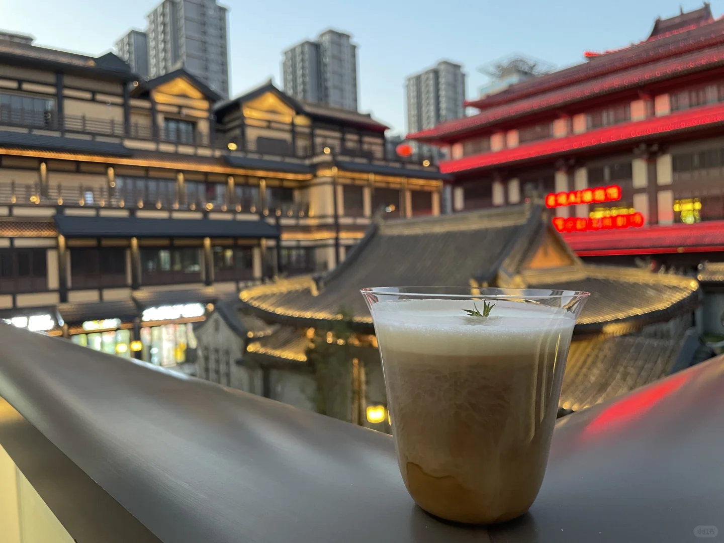 邯郸三面都是景点的咖啡店！怎么拍都有面