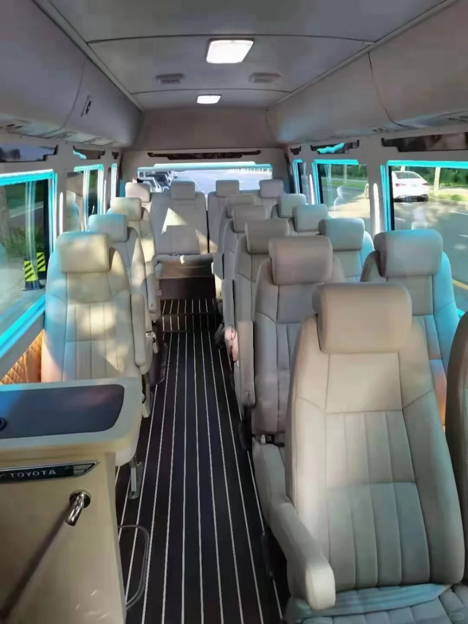 哈尔滨中巴旅游包车