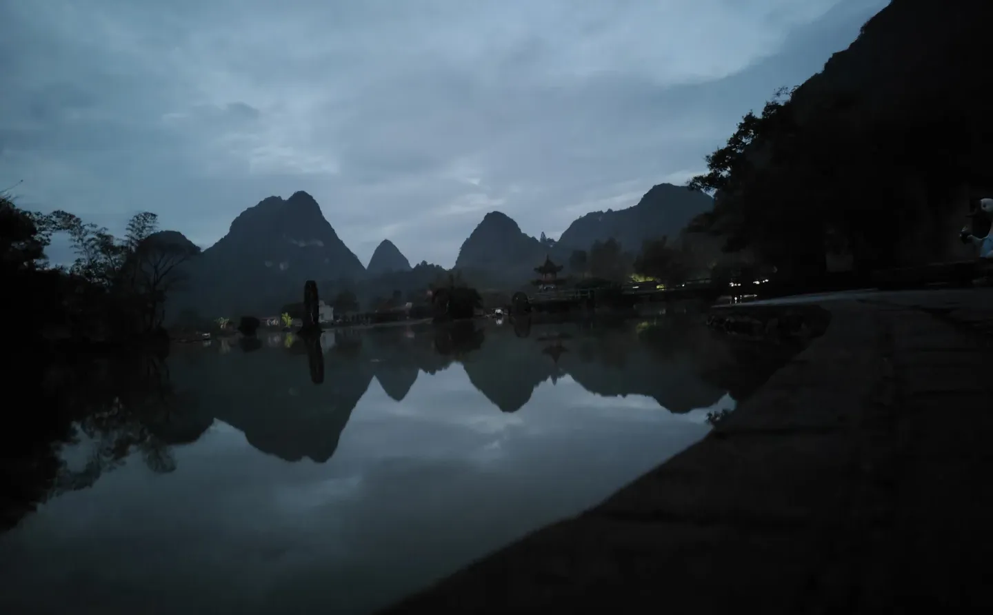 在广西边境，我被山水“没收”了语言